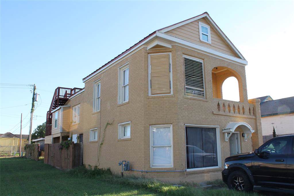 807 Broadway Avenue - Photo 1