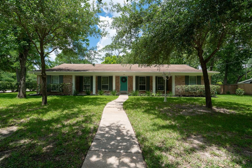 104 Royal Court - Photo 1