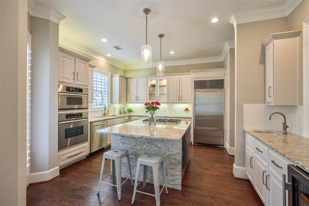 19 Colonial Row Drive - Photo 1