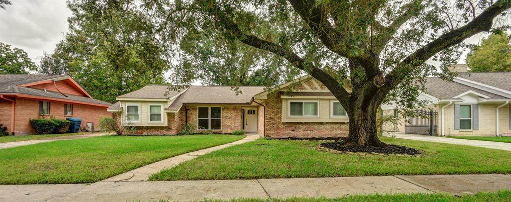 5914 Lattimer Drive - Photo 1
