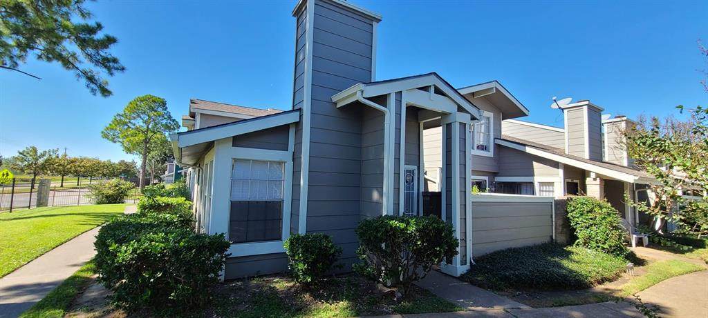 6346 Airport Boulevard - Photo 1