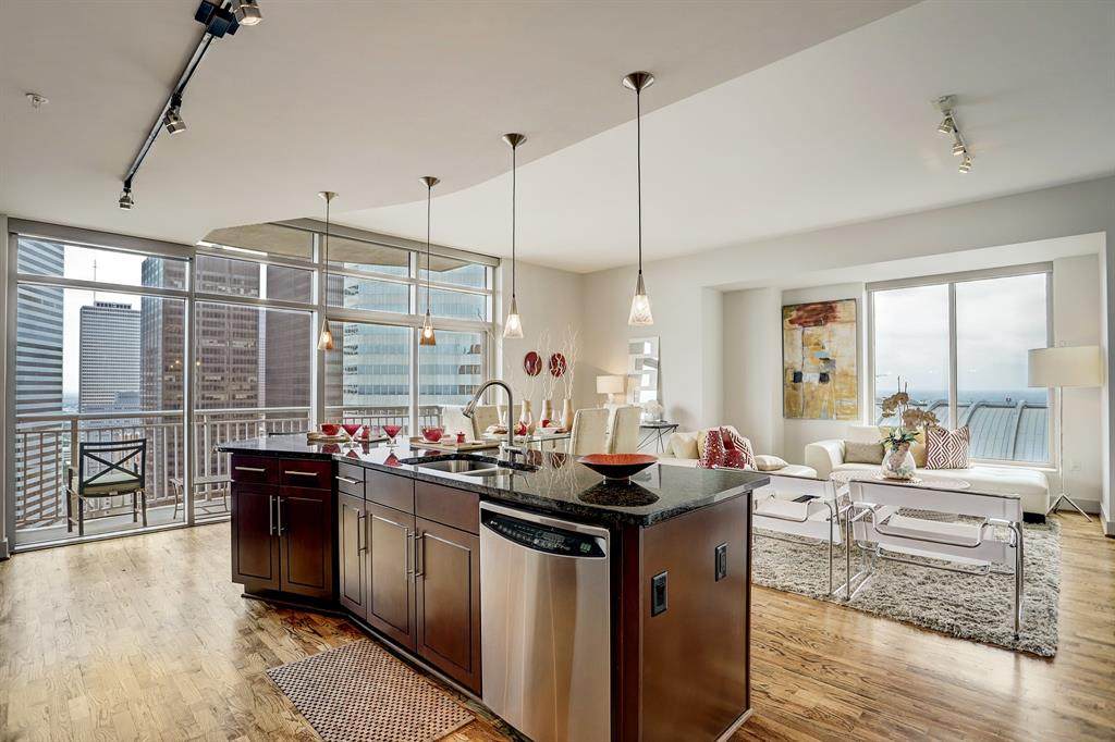 1400 Mckinney Street - Photo 1