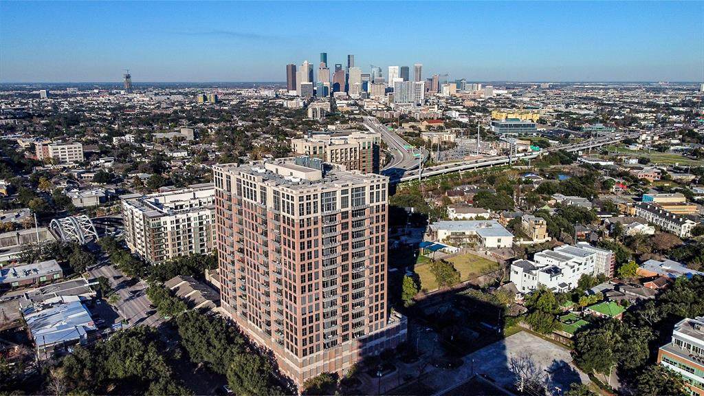 5000 Montrose Boulevard - Photo 1