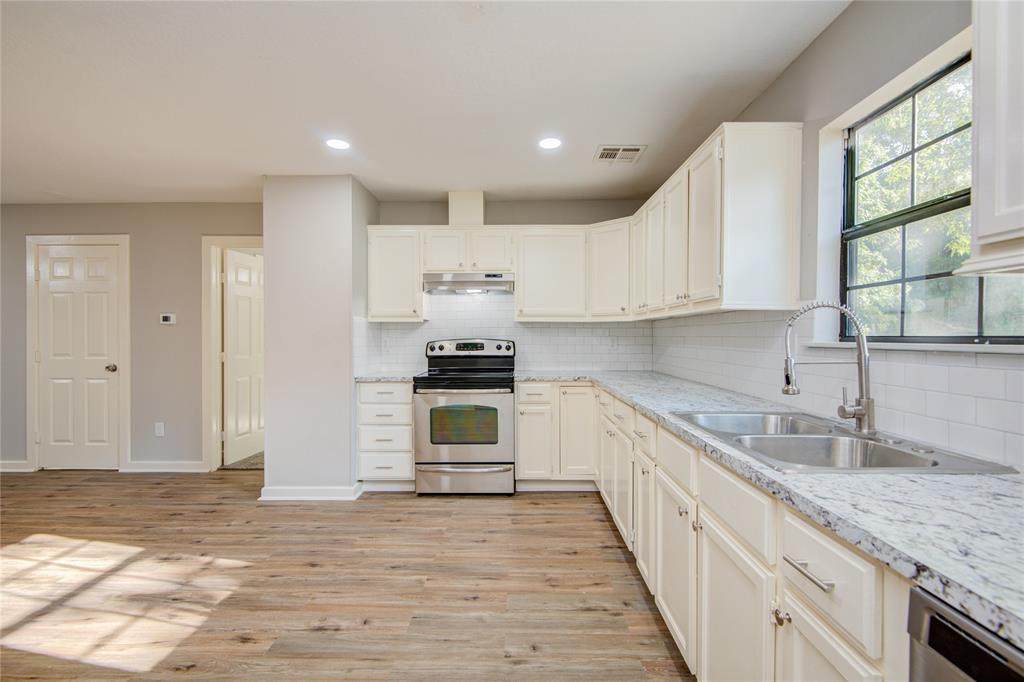 15876 Pecan Dr - Photo 1
