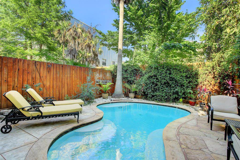 512 Asbury Street - Photo 1