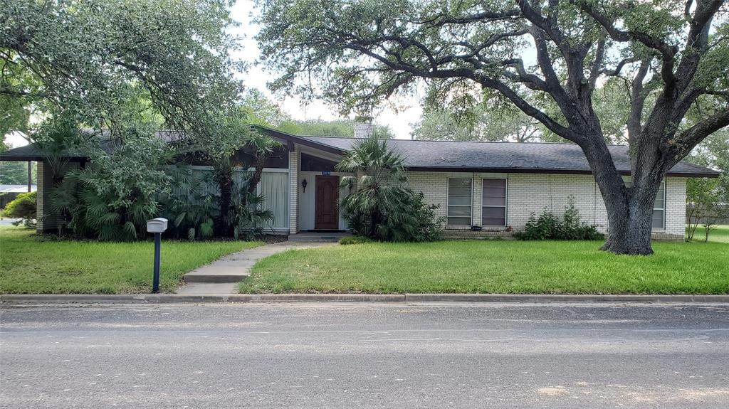 101 Upton - Photo 1