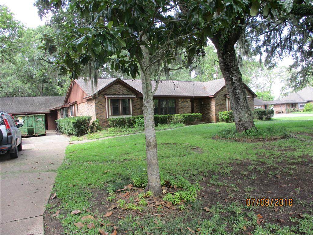 2101 Oakwood Drive - Photo 1