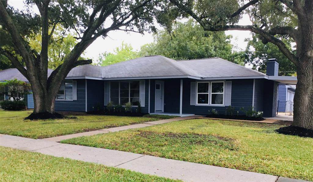 3202 Thornwood Drive - Photo 1