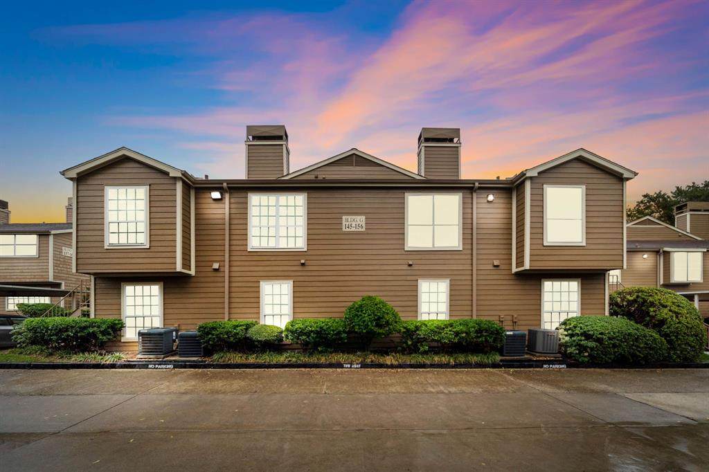 1880 White Oak Drive - Photo 1