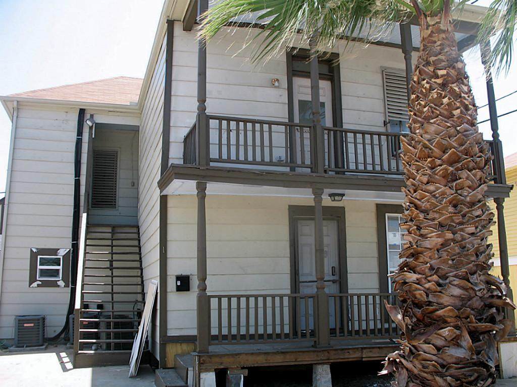 612 9th Street - Photo 1