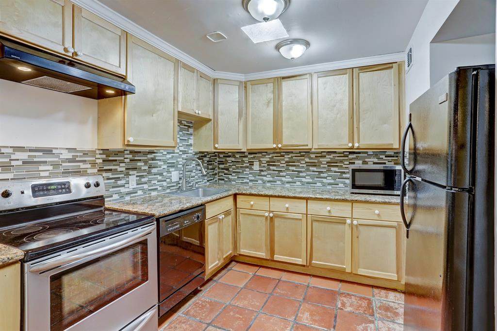 2727 Briarhurst Drive - Photo 1