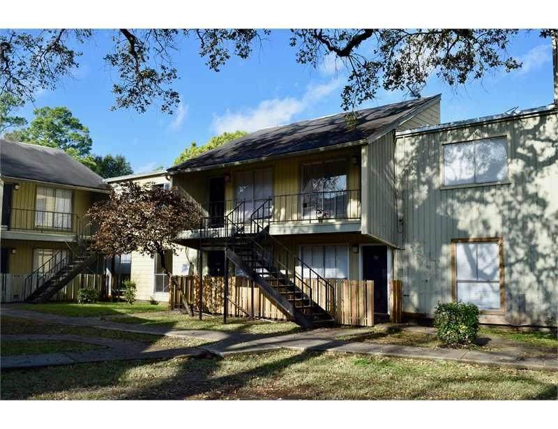5625 Antoine Drive - Photo 1