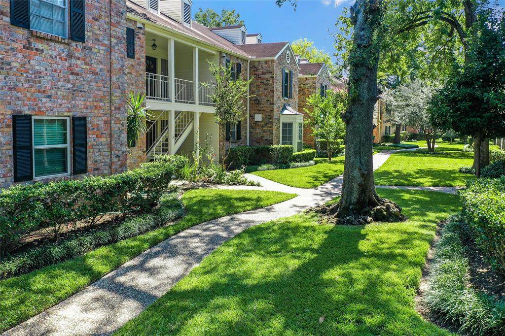 12976 Trail Hollow Drive - Photo 1