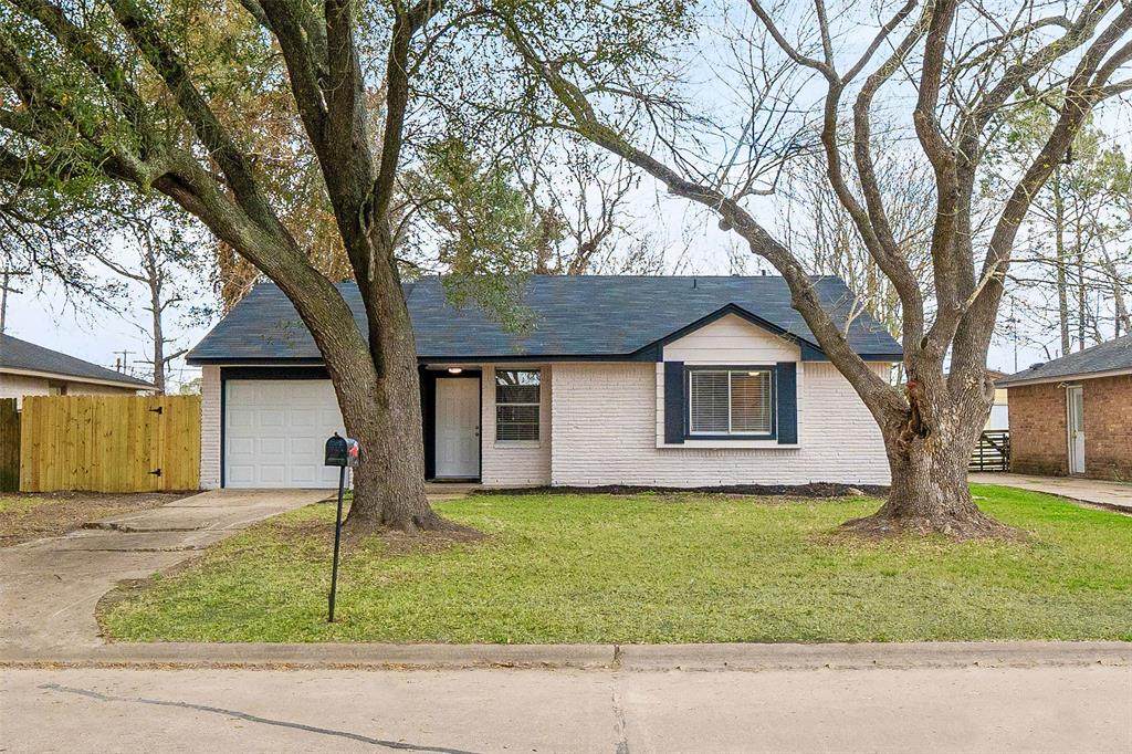 311 Brigadoon Lane - Photo 1