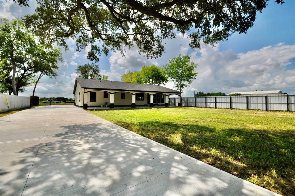 7127 Airport Boulevard - Photo 1