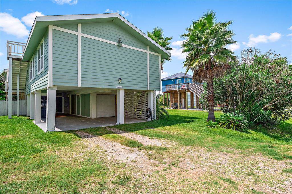 4020 Oleander Drive - Photo 1