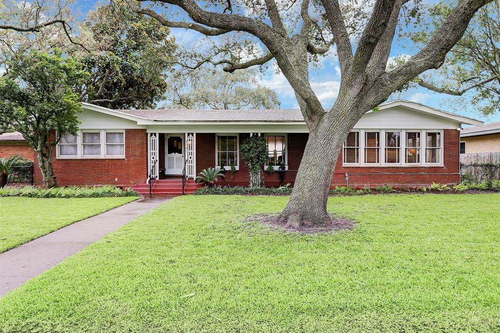 2705 Christopher Square - Photo 1