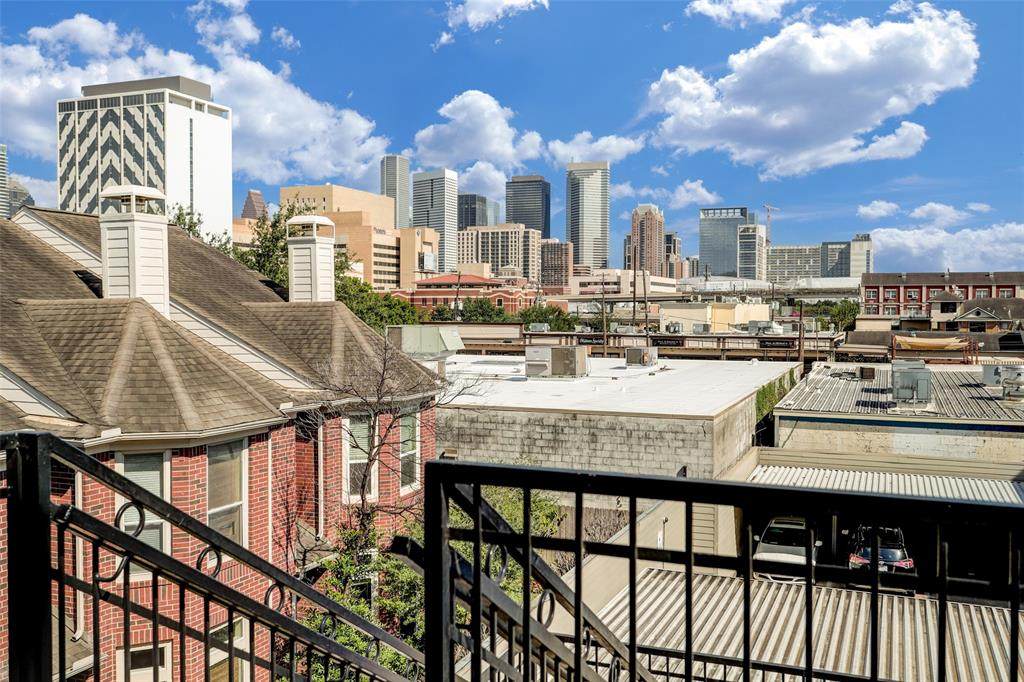 2216 Chenevert Street - Photo 1