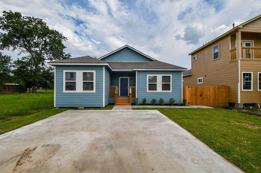 7722 Sealey Street - Photo 1