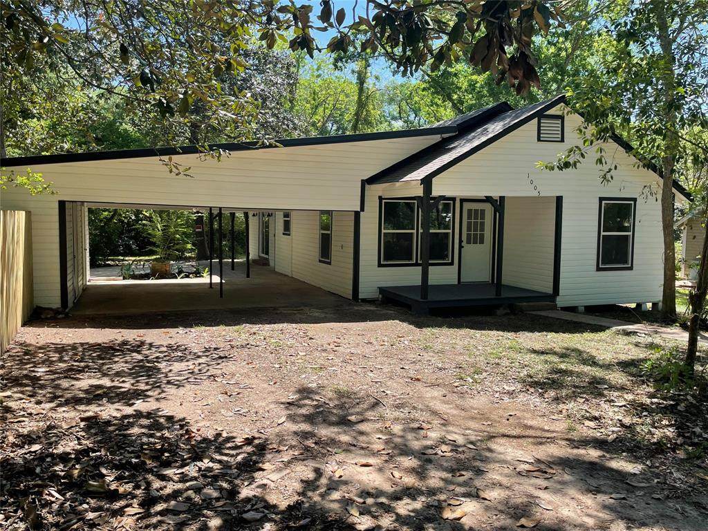 1005 Pecan - Photo 1