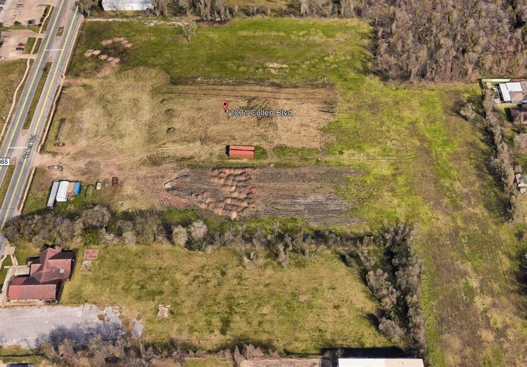 11001 Cullen Boulevard - Photo 1