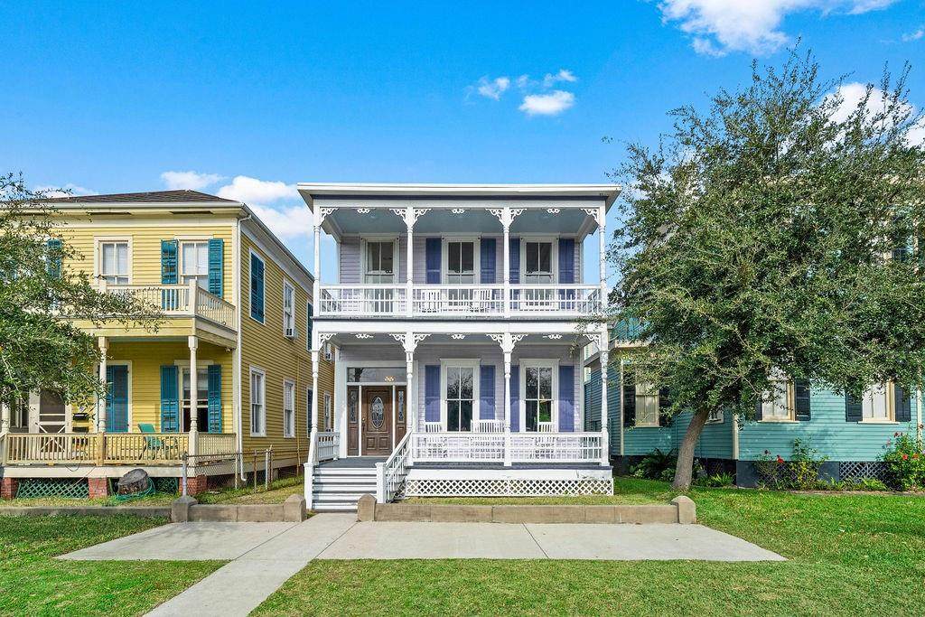 1120 Winnie Street - Photo 1
