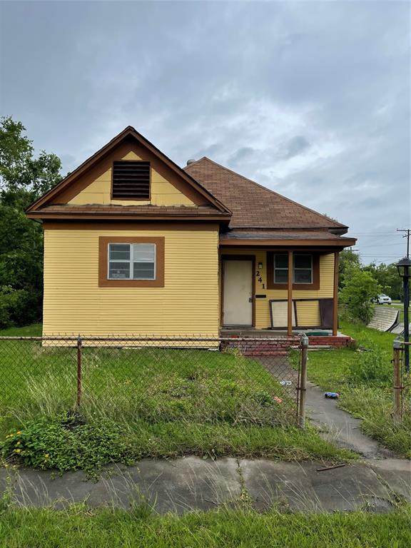 241 8th Street - Photo 1