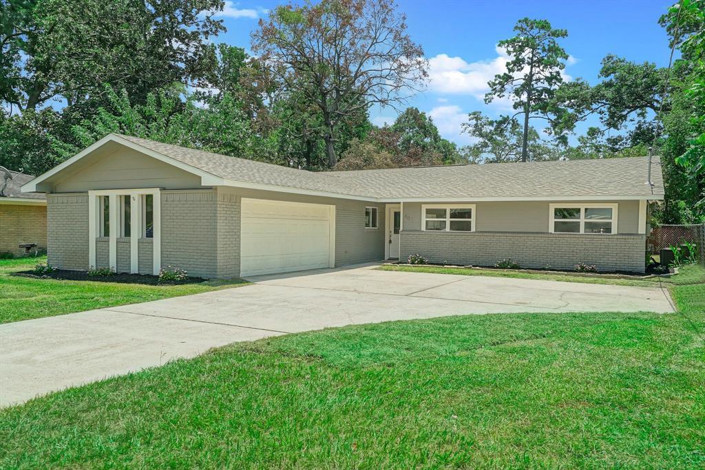 407 Lilly Boulevard - Photo 1