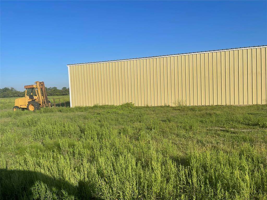 00 County Rd 190 - Photo 1