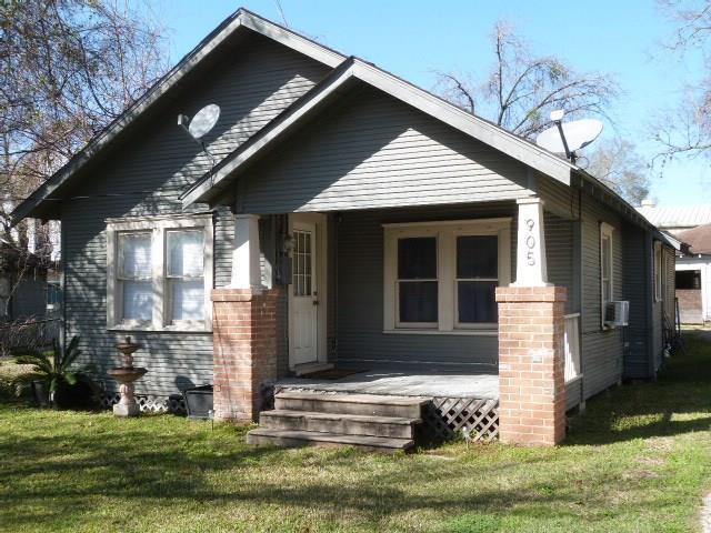 905 18th Street - Photo 1