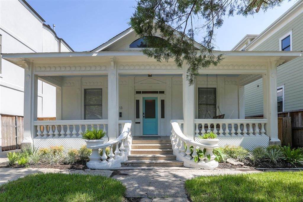 1013 26th Street - Photo 1