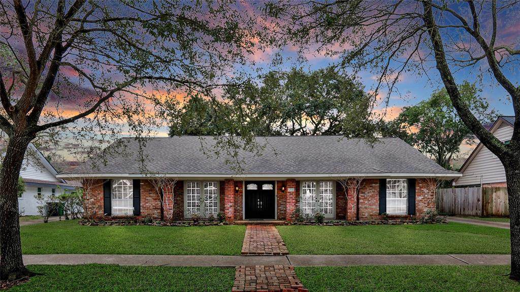 5735 Grape Street - Photo 1