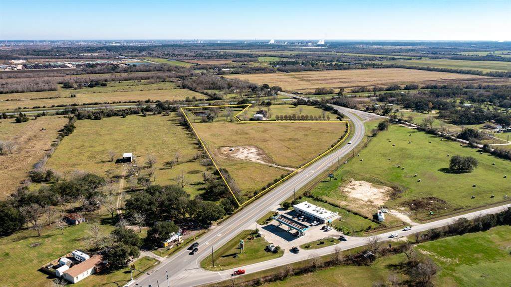 0 Fm 1942 Road - Photo 1