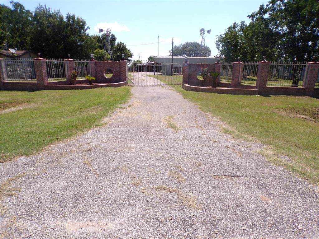 6190 N Fm 441 - Photo 1