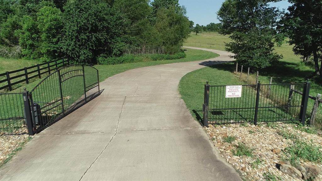 53 Pecan Hills - Photo 1