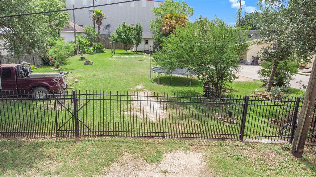 1208 Kentucky Street - Photo 1