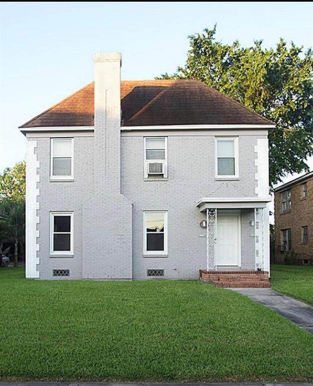 2404 Wentworth Street - Photo 1