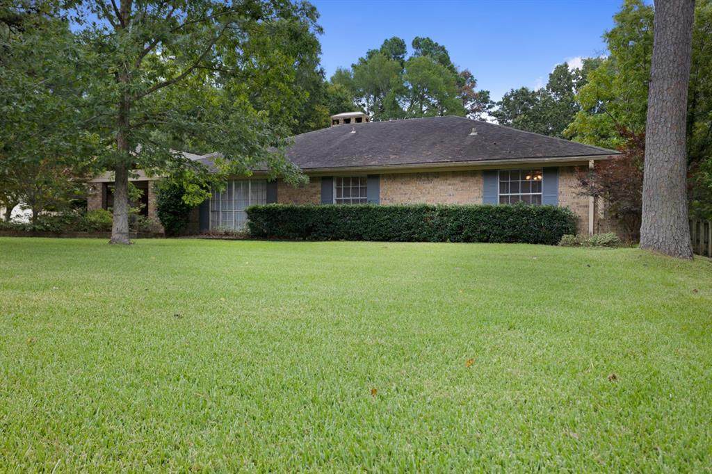 611 Pine Street - Photo 1