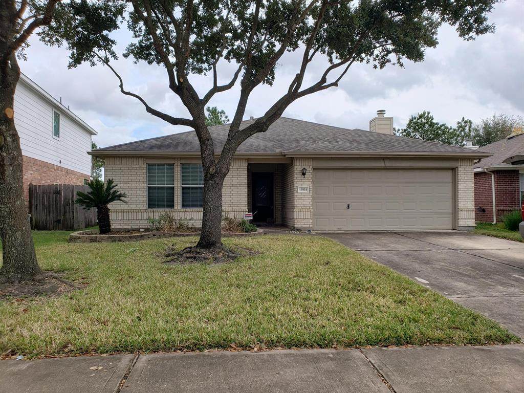 19818 Sternwood Manor Drive - Photo 1