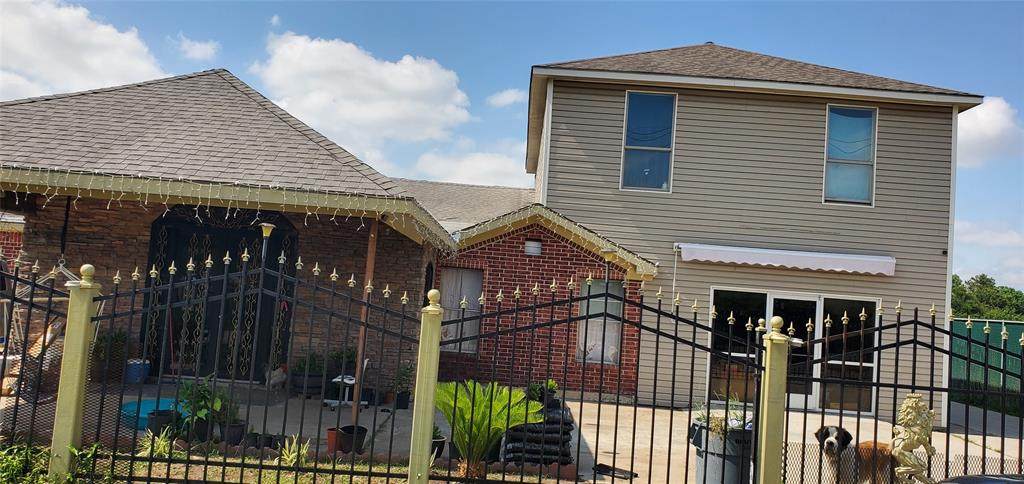 404 Raymac Street - Photo 1