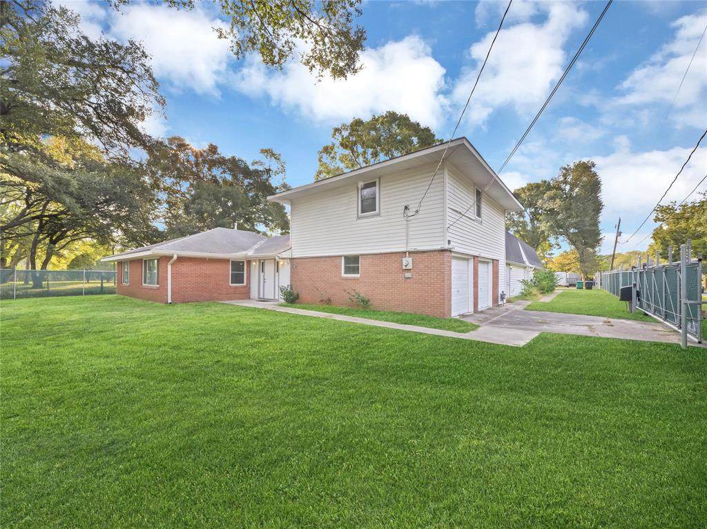702 Crenshaw Road - Photo 1