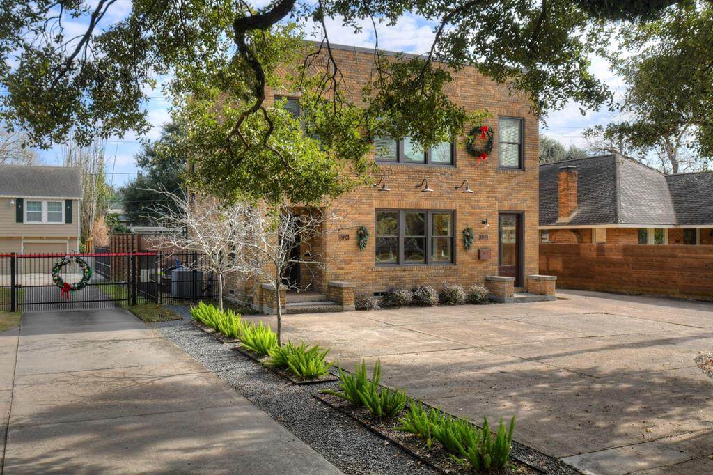 1124 Heights Boulevard - Photo 1