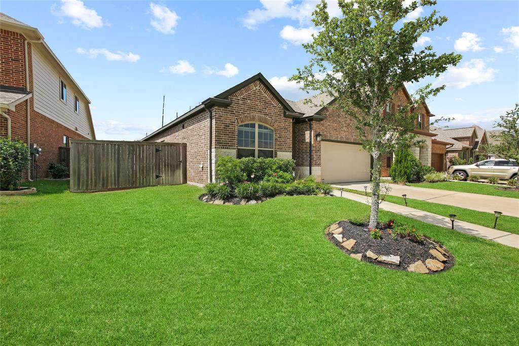 8011 Jamesy Way - Photo 1