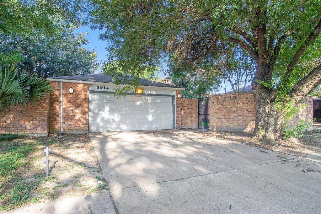 8914 Beau Monde Drive - Photo 1