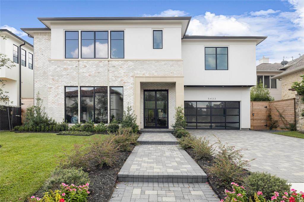 5433 Navarro Street - Photo 1