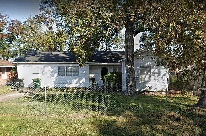 8821 Laura Koppe Road - Photo 1