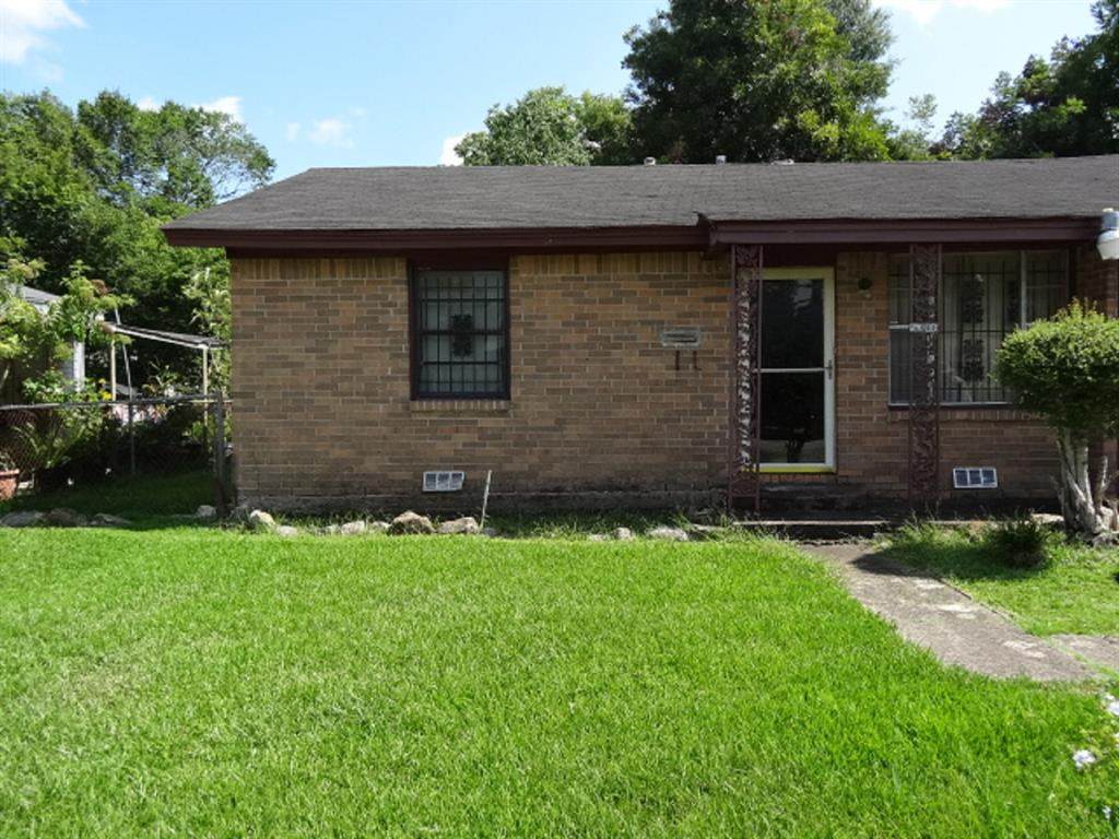 5306 Pederson Street - Photo 1