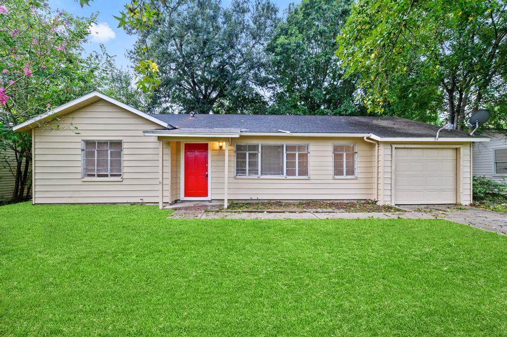 606 Maple Avenue - Photo 1