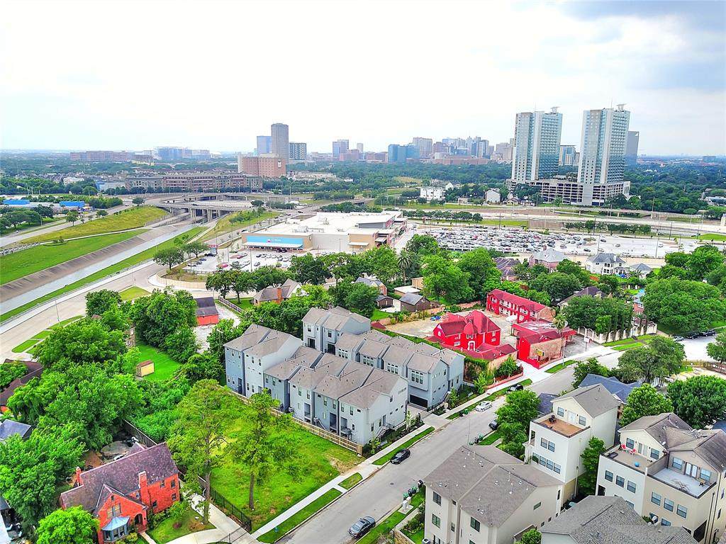 2620 Riverside Drive - Photo 1
