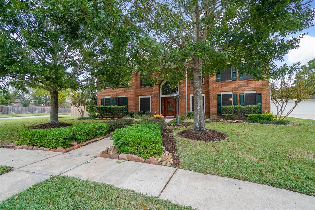 16 Hollinfare Court - Photo 1